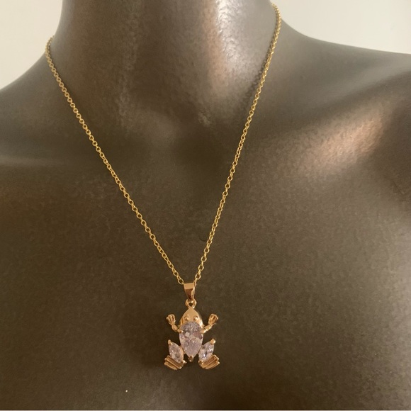 NWT Swarovski crystal elements frog pendant gold plated 11 inch necklace gift - Picture 2 of 9